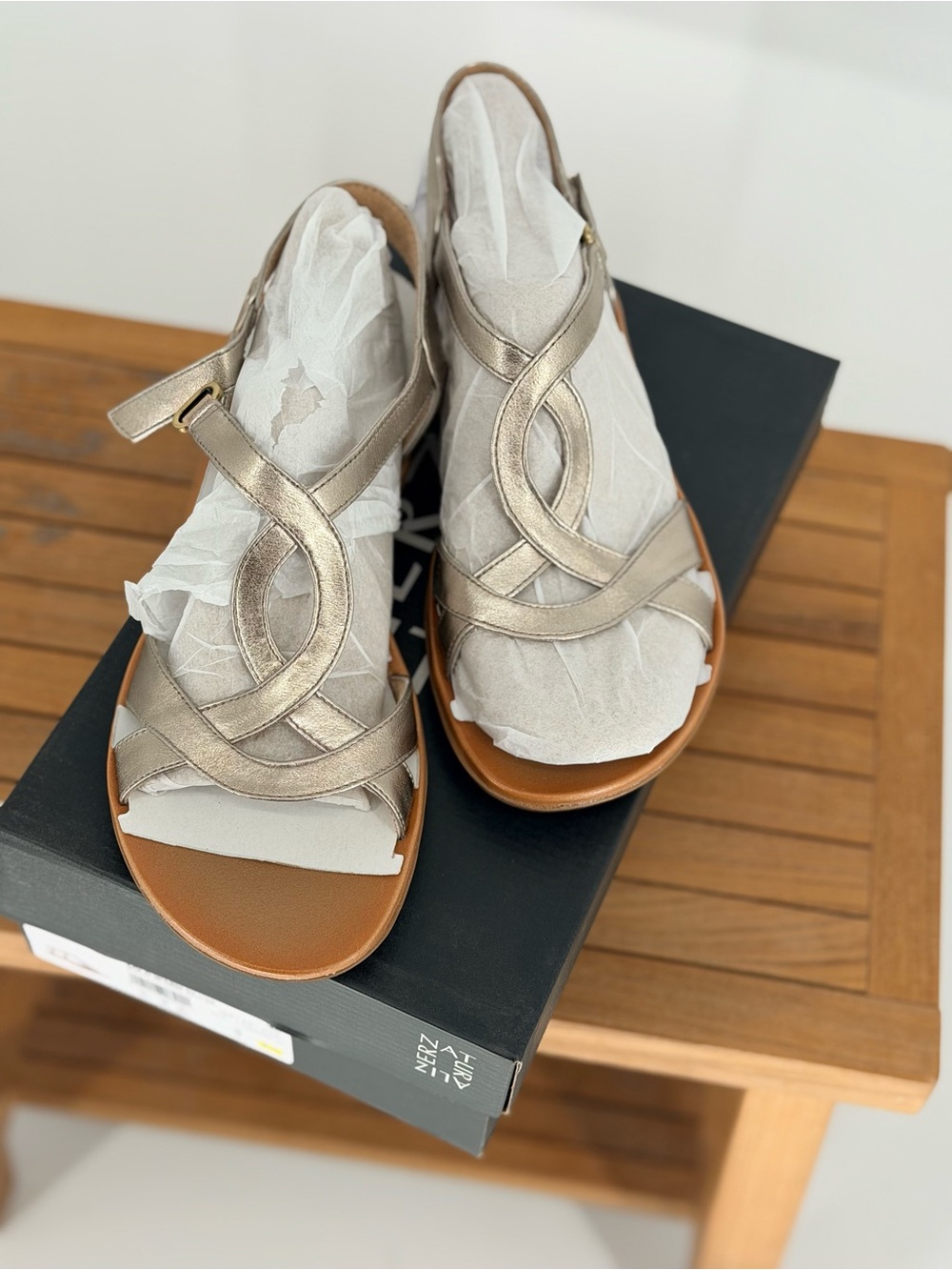 New Naturalizer women’s solo warm silver sandals size 9M